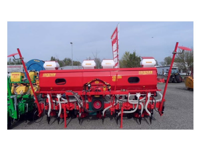 Semoir DISCOVER / 7 rangs tout télescopique / Fertiliseur 1000 L inox