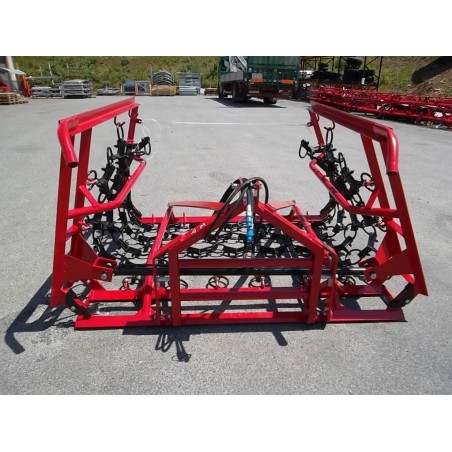 Herse de prairie 4m, repliage hydraulique