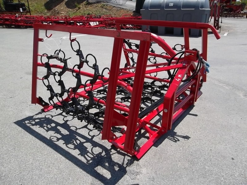 Herse de prairie 4m, repliage hydraulique