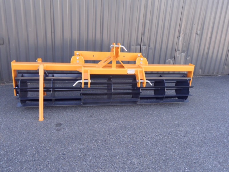 Rouleau broyeur repliable hydraulique 3M