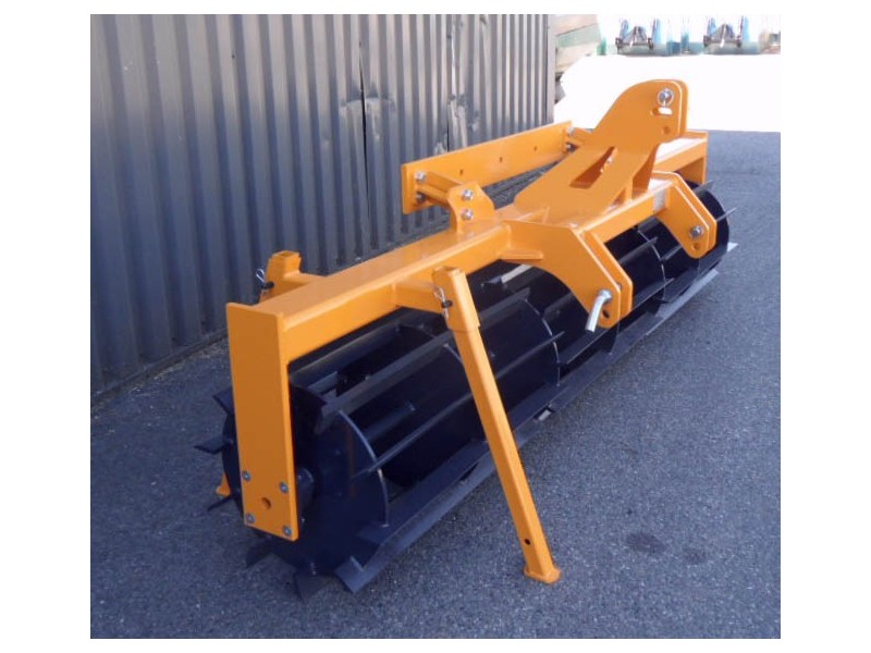 Rouleau broyeur repliable hydraulique 3M