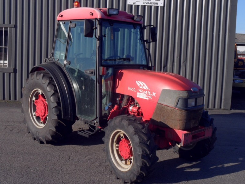 TRACTEUR MC CORMICK